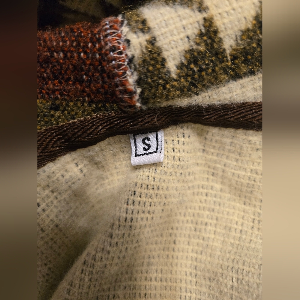 Unique Alpaca Jacket - Picture 4 of 4